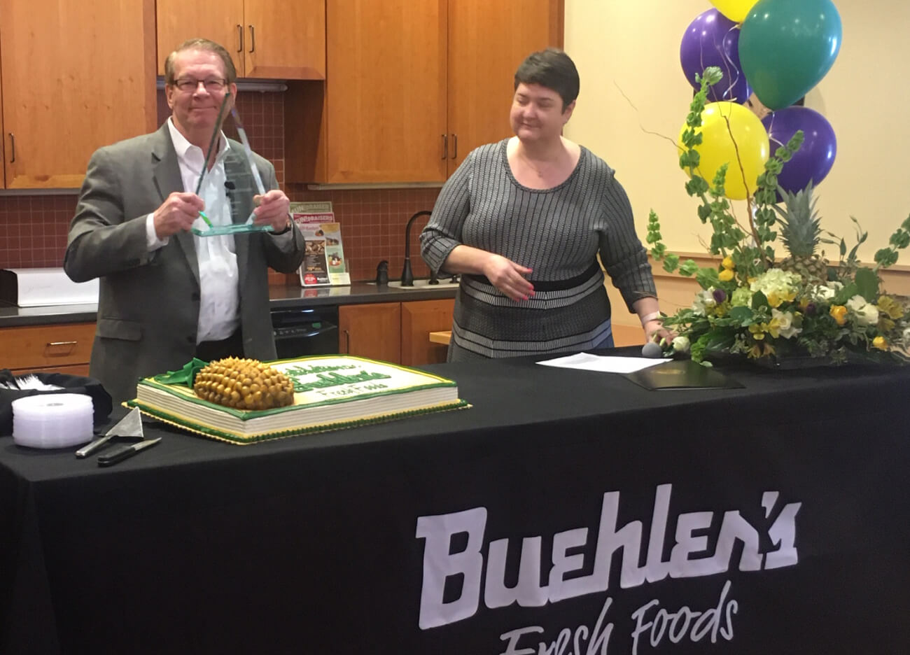 Dan Shanahan receives Pinacle Award for Buehler's